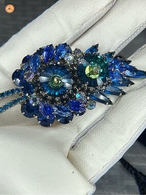 Vintage Pin Brooch margarita glass leaf flower Juliana blue